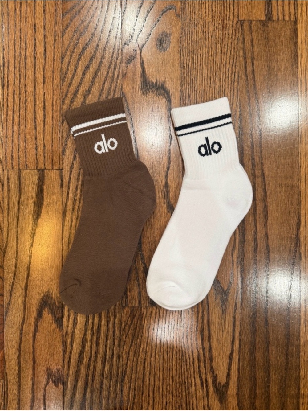 Alo Throwback socks 2 pairs brand new